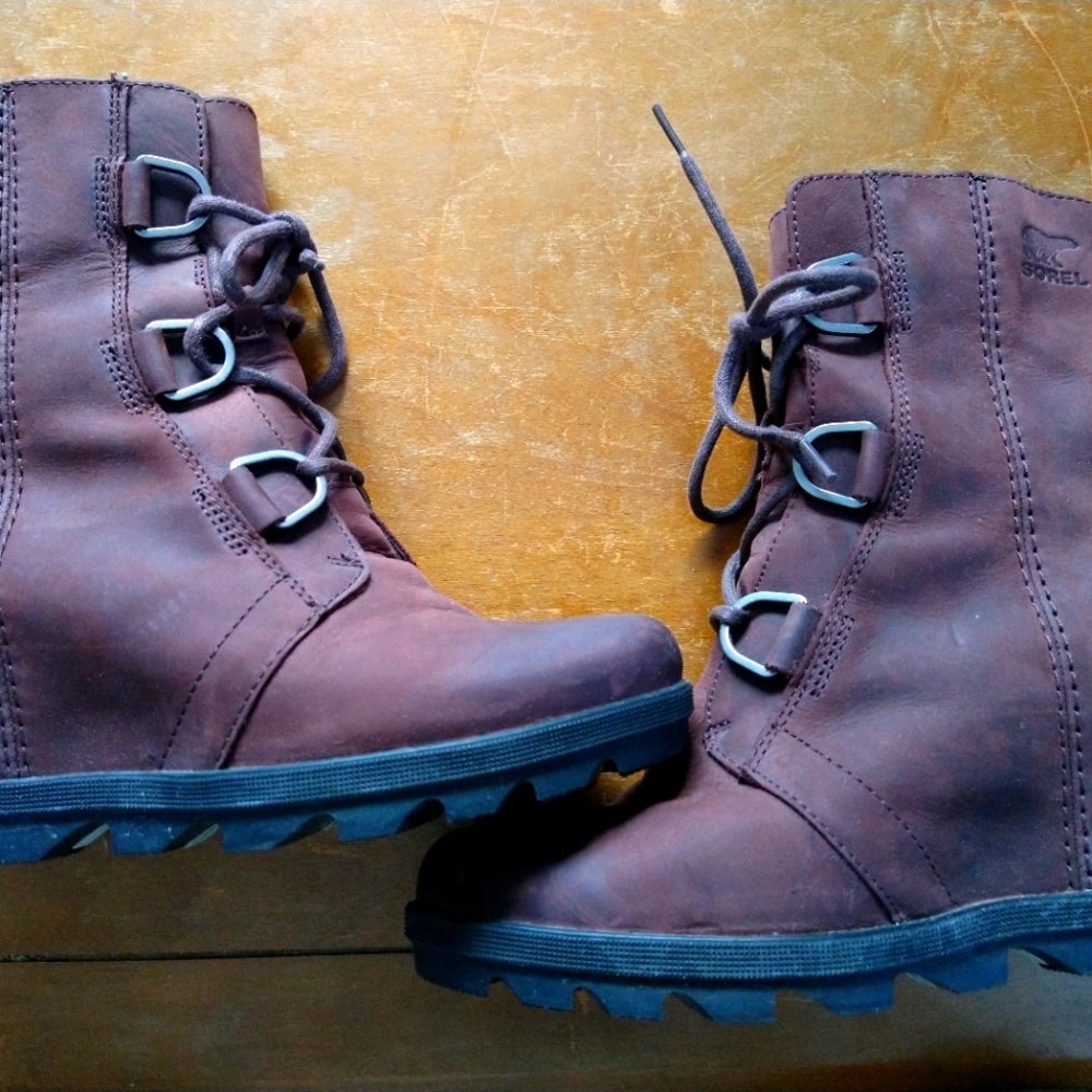 Sorel - Joan of Arc wedge Size 7.5.